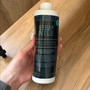 Skin Cleanser - Black and White